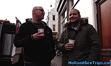 סרטון HD של זונה הולנדית שמעניקה הנאה בעל פה בנעלי עקב