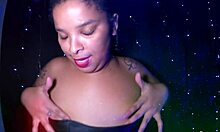 Prachtige Braziliaanse tiener krijgt haar eerste smaak van anaal in een hete 38 minuten durende scène
