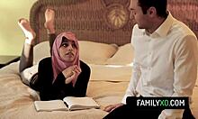Rencontre indécente entre demi-fils et sa belle-fille en hijab