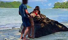 Næsten fanget i at have sex på en afsides strand
