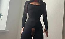 Dzika przygoda brazylijskich dziewczyn z dużym czarnym dildo