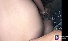 Kız arkadaşı, babasının çıplak penisine boşalıyor