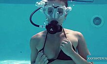 Подводная страсть Минни Мангас: Дикая домашняя встреча