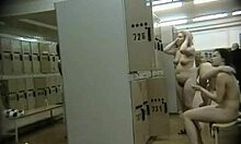 Hyvännäköiset kaunottaret poseeraavat alasti (vaikkakin tahtomattaan) tässä videossa