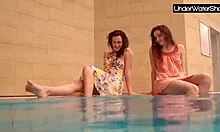 Bubarek y su novia se divierten en la piscina