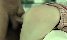 La belle-fille Demi Hawks est punie par son beau-père Seth Gamble dans une vidéo maison chaude