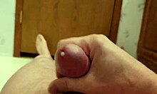 Roupas rasgadas durante orgasmos intensos