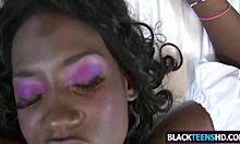 Jazzy Jamison, eine kurvige schwarze Frau, wird zu Hause penetriert
