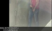 Videokamera zachytila prvú verejnú masturbáciu homosexuálnych vysokoškoláčov v garáži