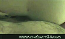 Una pareja amateur disfruta del sexo anal en la webcam