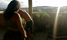 Vrtnar liže in jebe seksi Latinoameričansko muco