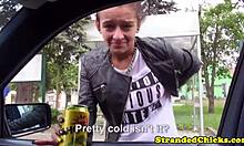 Ein junges Tschechengirl mit Piercings wird hart rangenommen