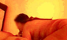 Hemgjord video av en het Latina-flickvän som blir knullad på ett hotellrum